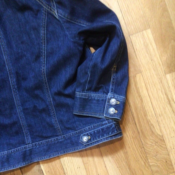 Chico’s Dark Wash Denim Jacket with Rhinestone button accent size 0 - Picture 8 of 8